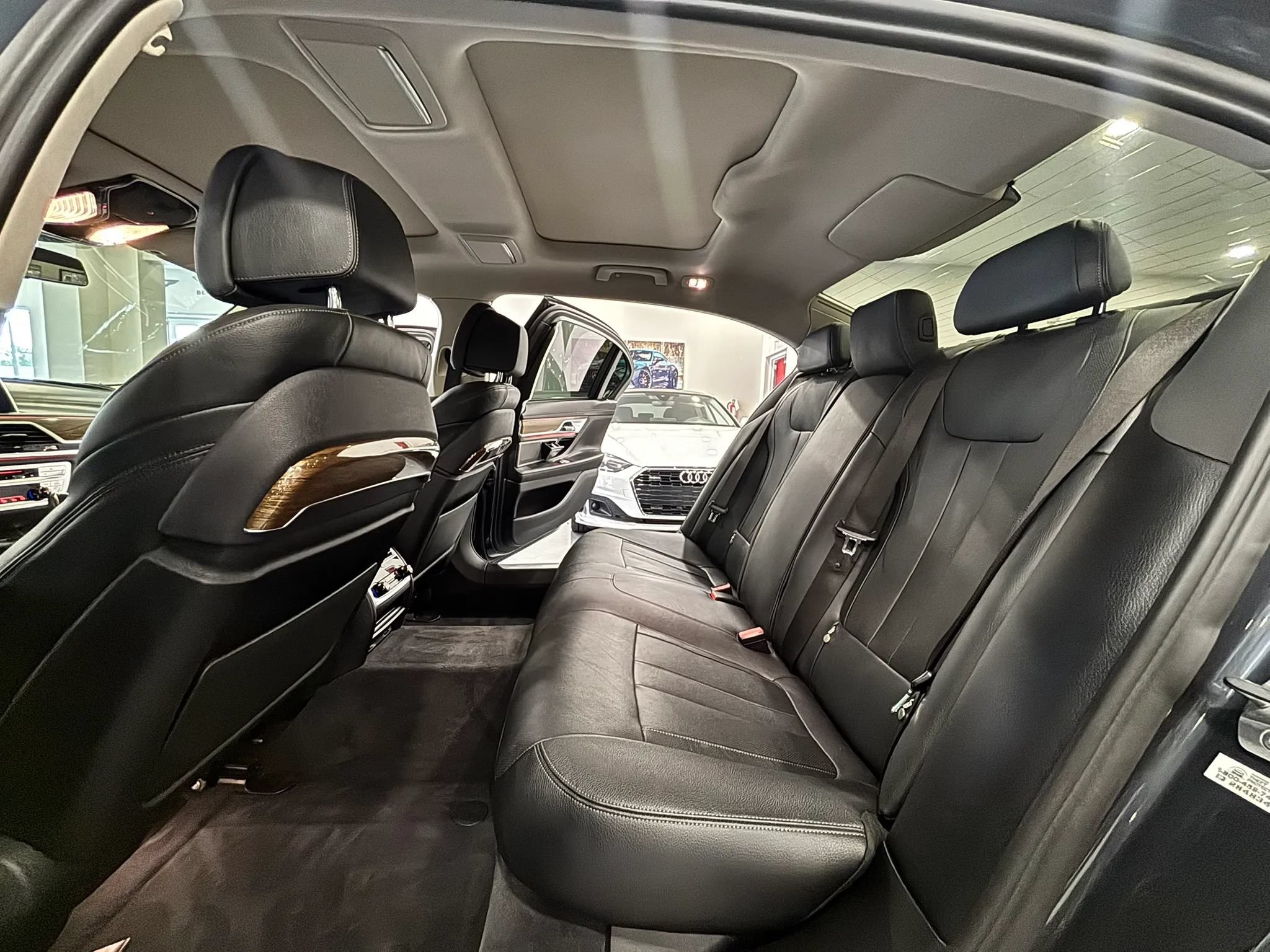 Used 2017 BMW 740e xDrive AWD/4WD image 16