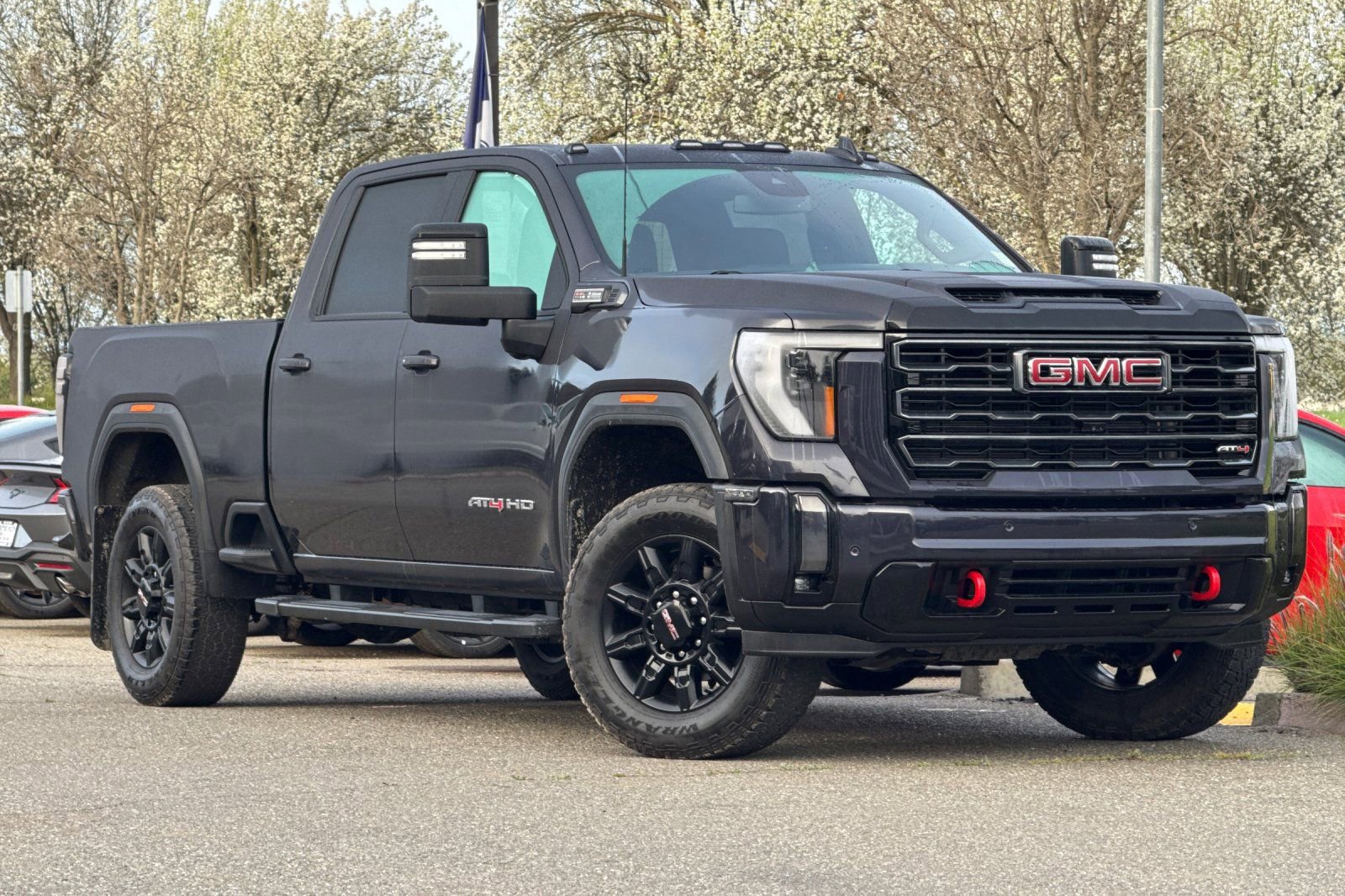 Used 2024 GMC Sierra 2500 AT4 w/ AT4 Preferred Package image 2