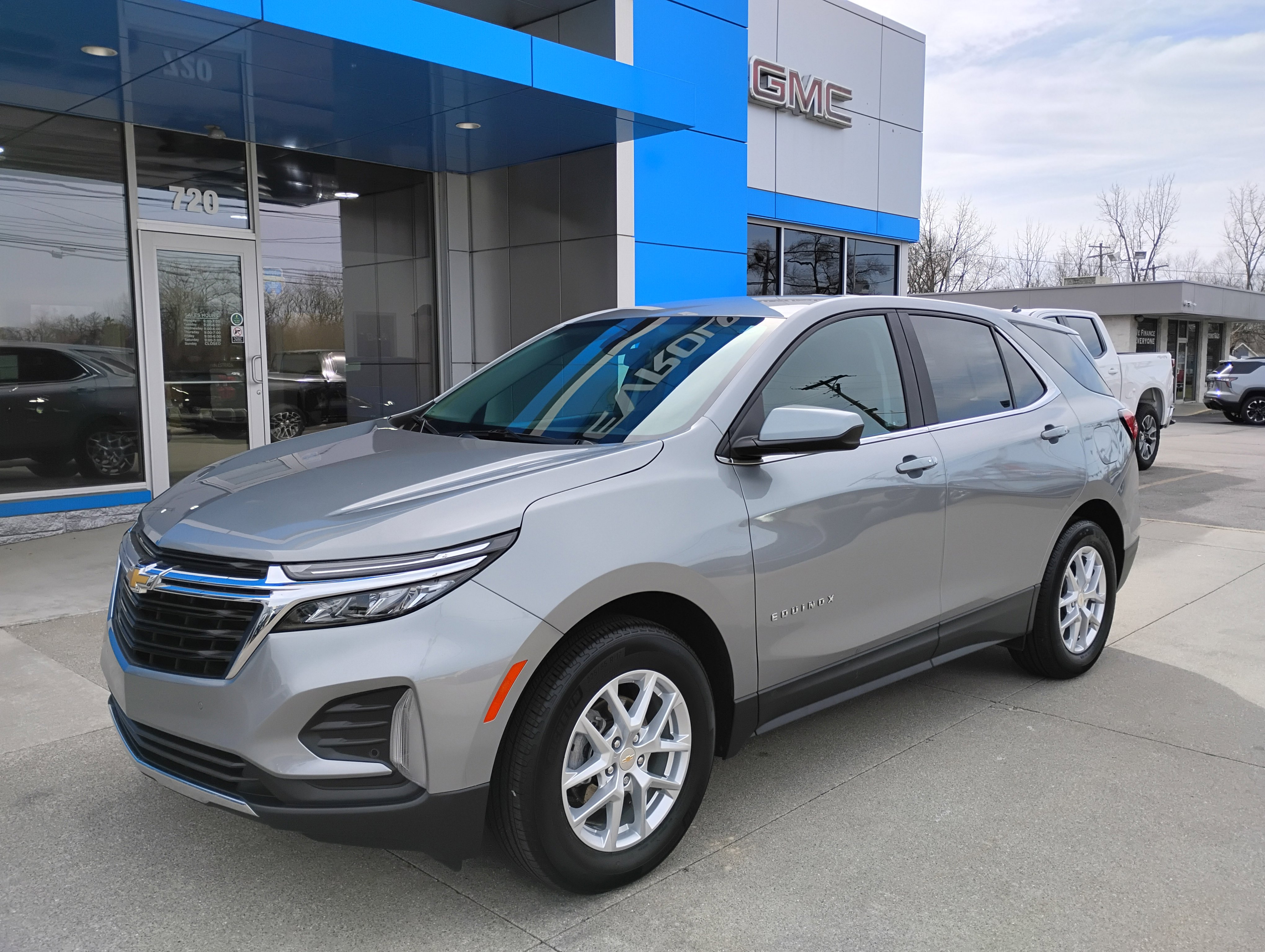 Used 2024 Chevrolet Equinox LT FWD image 30
