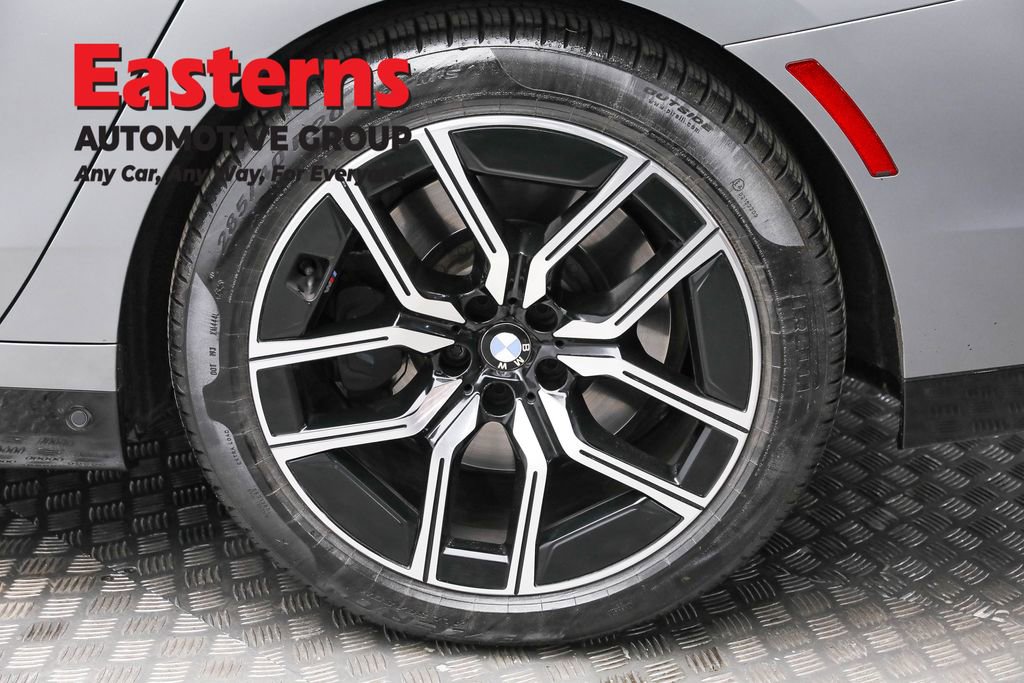Used 2023 BMW 740i w/ Executive Package image 8