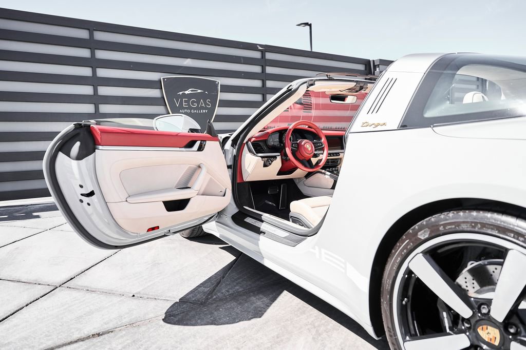 Used 2021 Porsche 911 Targa 4S image 30