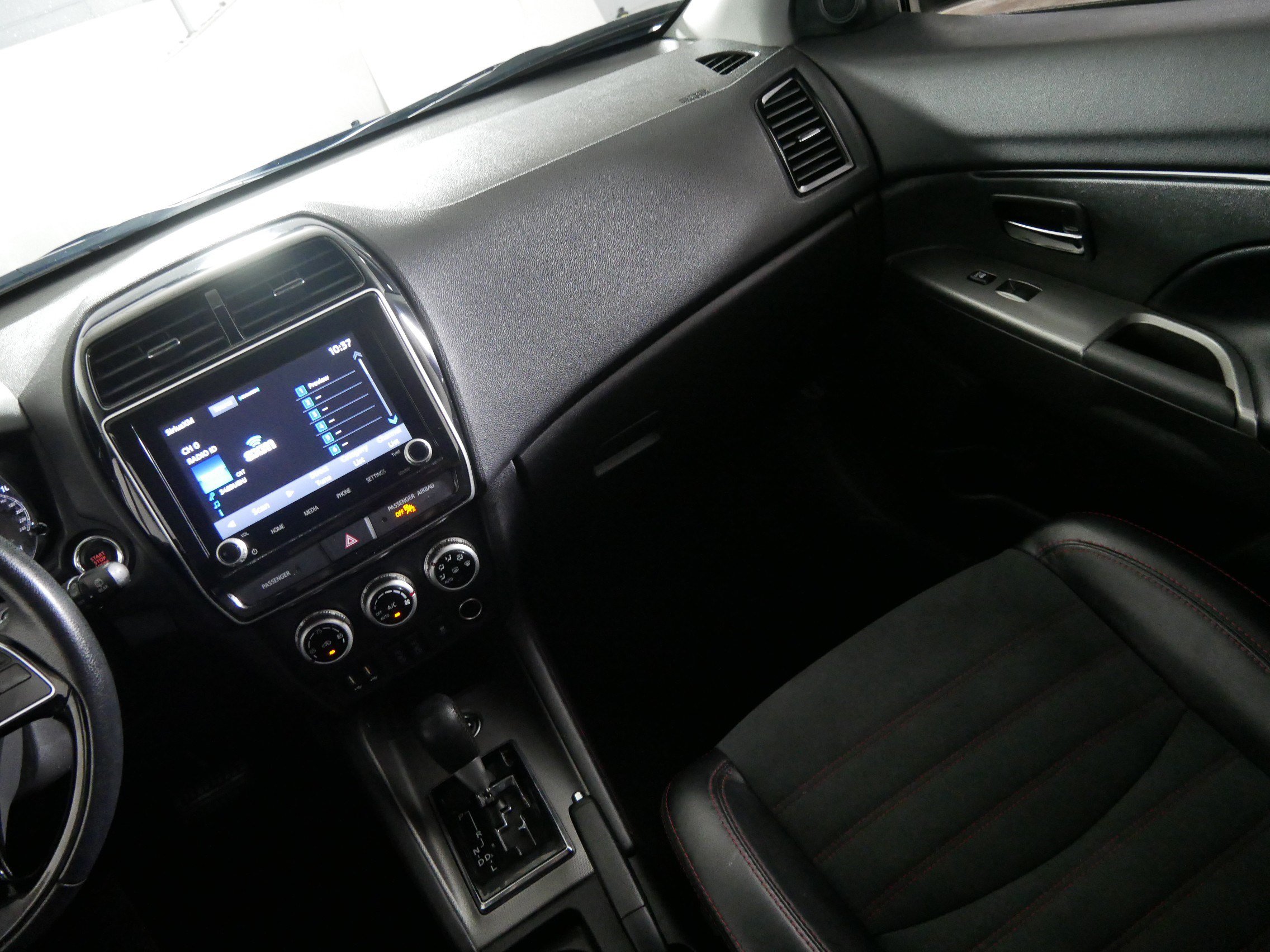Used 2024 Mitsubishi Outlander Sport SE AWD/4WD image 11