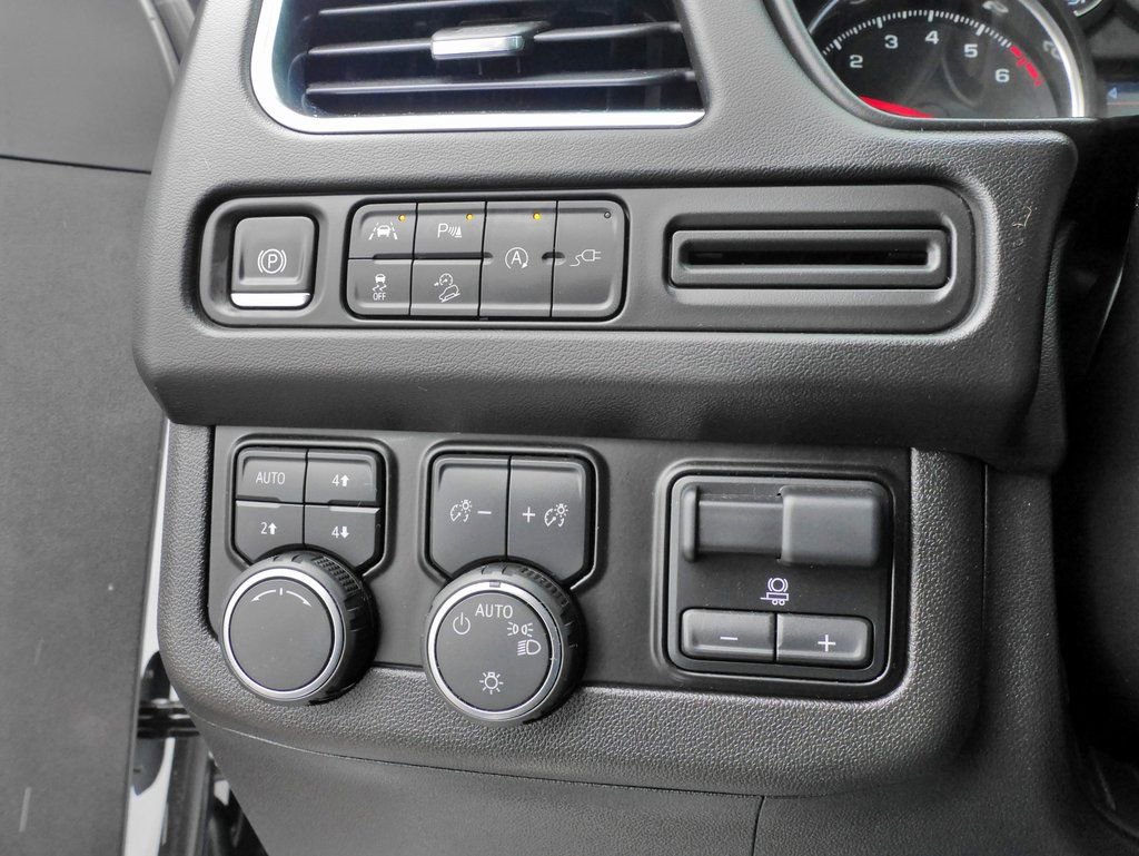 Used 2021 Chevrolet Tahoe Z71 w/ Z71 Signature Package image 25