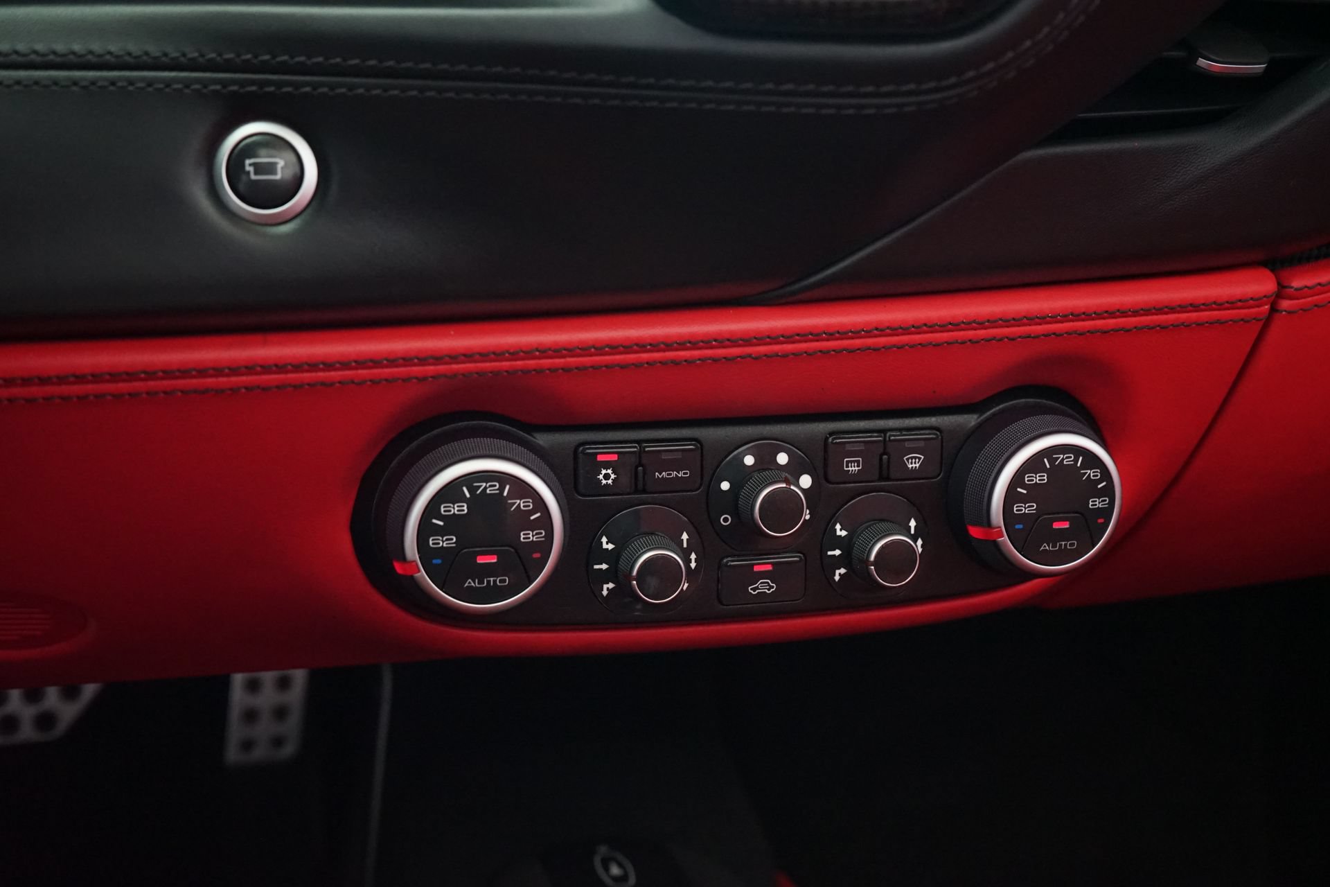 Used 2019 Ferrari 488 Spider RWD image 15