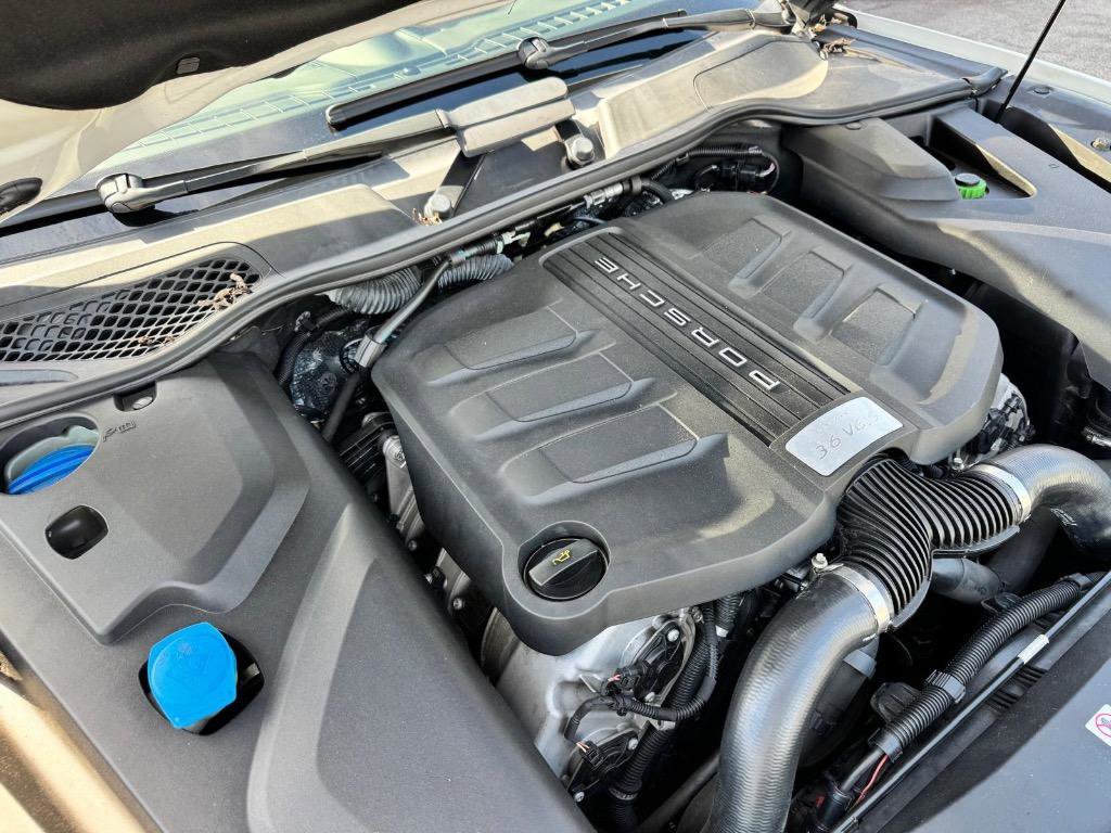 Used 2015 Porsche Cayenne S w/ Infotainment Bose Package image 36