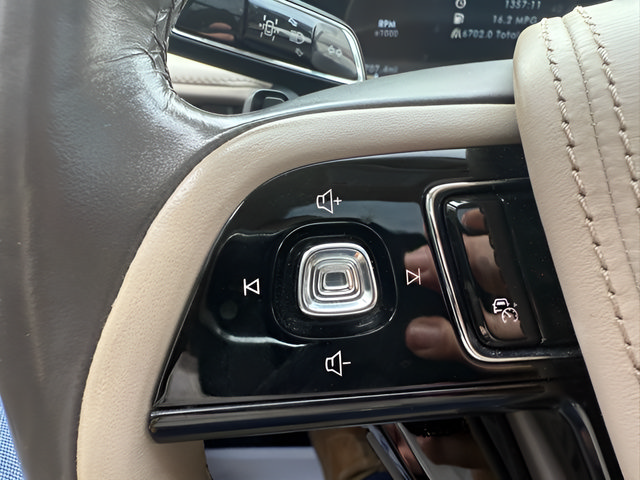 Used 2023 Lincoln Aviator Reserve w/ Equipment Group 201A AWD/4WD image 29