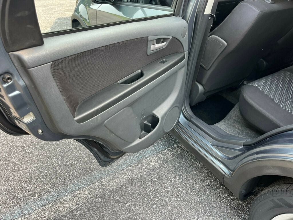 Used 2009 Suzuki SX4 AWD Hatchback w/ Touring Pkg image 27