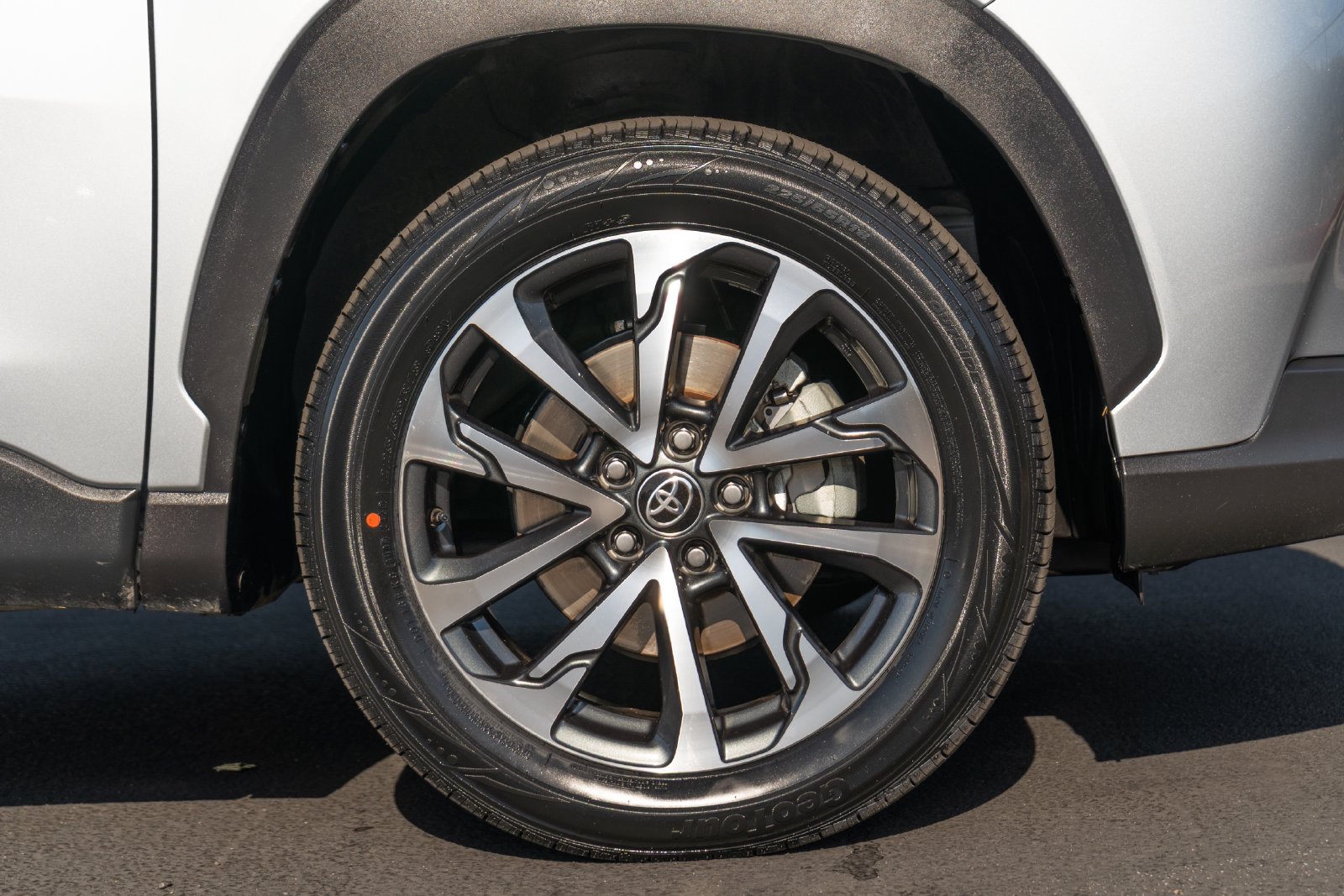 Certified 2025 Toyota Corolla Cross XLE FWD image 15