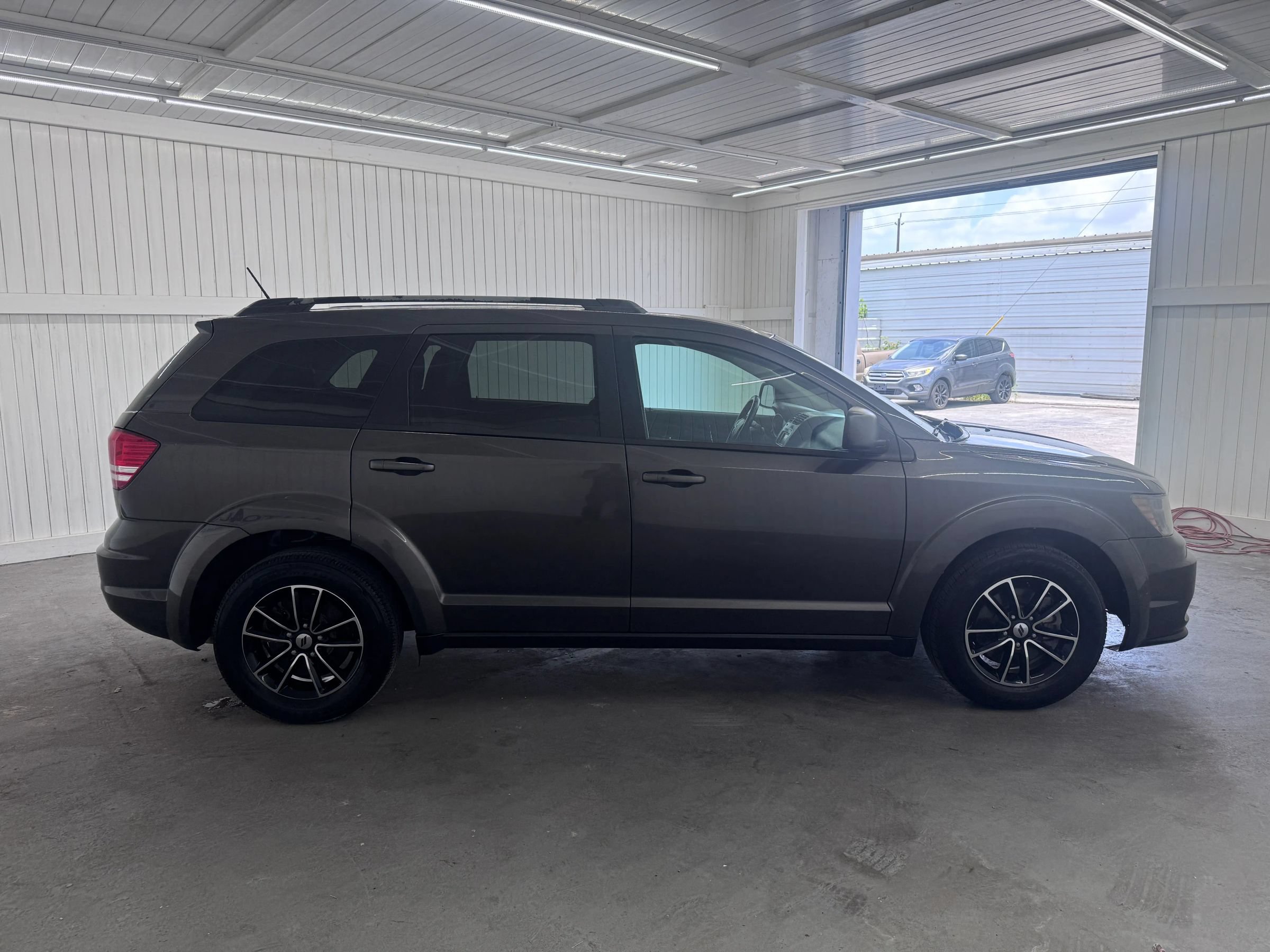 Used 2018 Dodge Journey SE w/ Popular Equipment Group FWD image 4