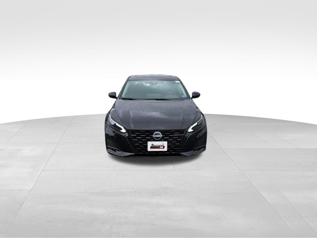 New 2026 Nissan Altima 2.5 SR w/ SR Midnight Edition Package AWD/4WD image 9