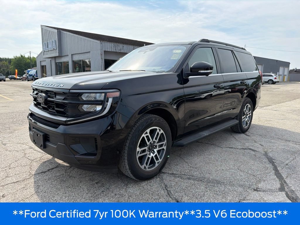 Used 2025 Ford Expedition Active AWD/4WD image 2