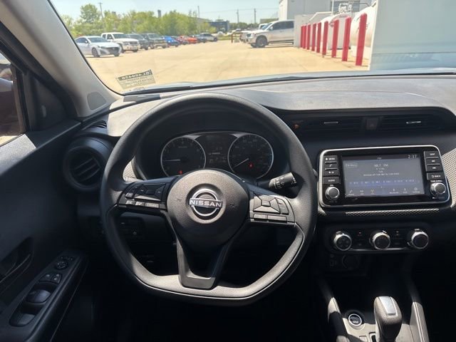 Used 2025 Nissan Kicks Play S FWD image 11