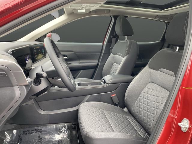 Used 2025 Nissan Kicks SV w/ SV Premium Package image 4