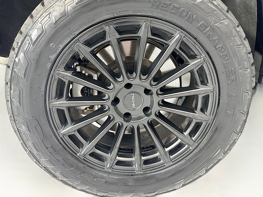 Certified 2023 Land Rover Defender 110 X-Dynamic SE image 32