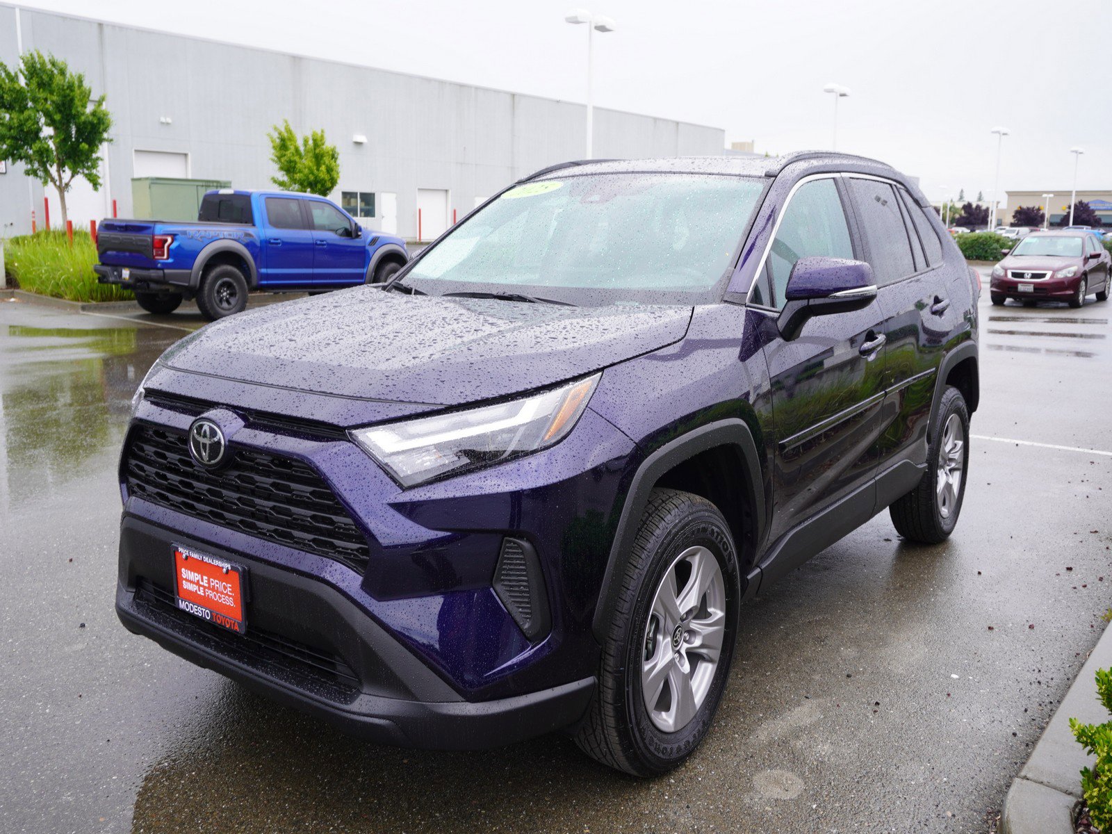 Used 2025 Toyota RAV4 XLE FWD image 7