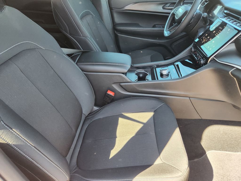 New 2026 Jeep Grand Cherokee Laredo RWD image 10