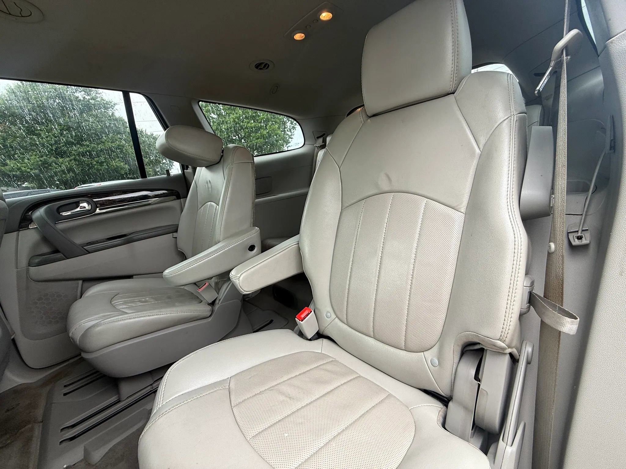 Used 2017 Buick Enclave Leather FWD image 11