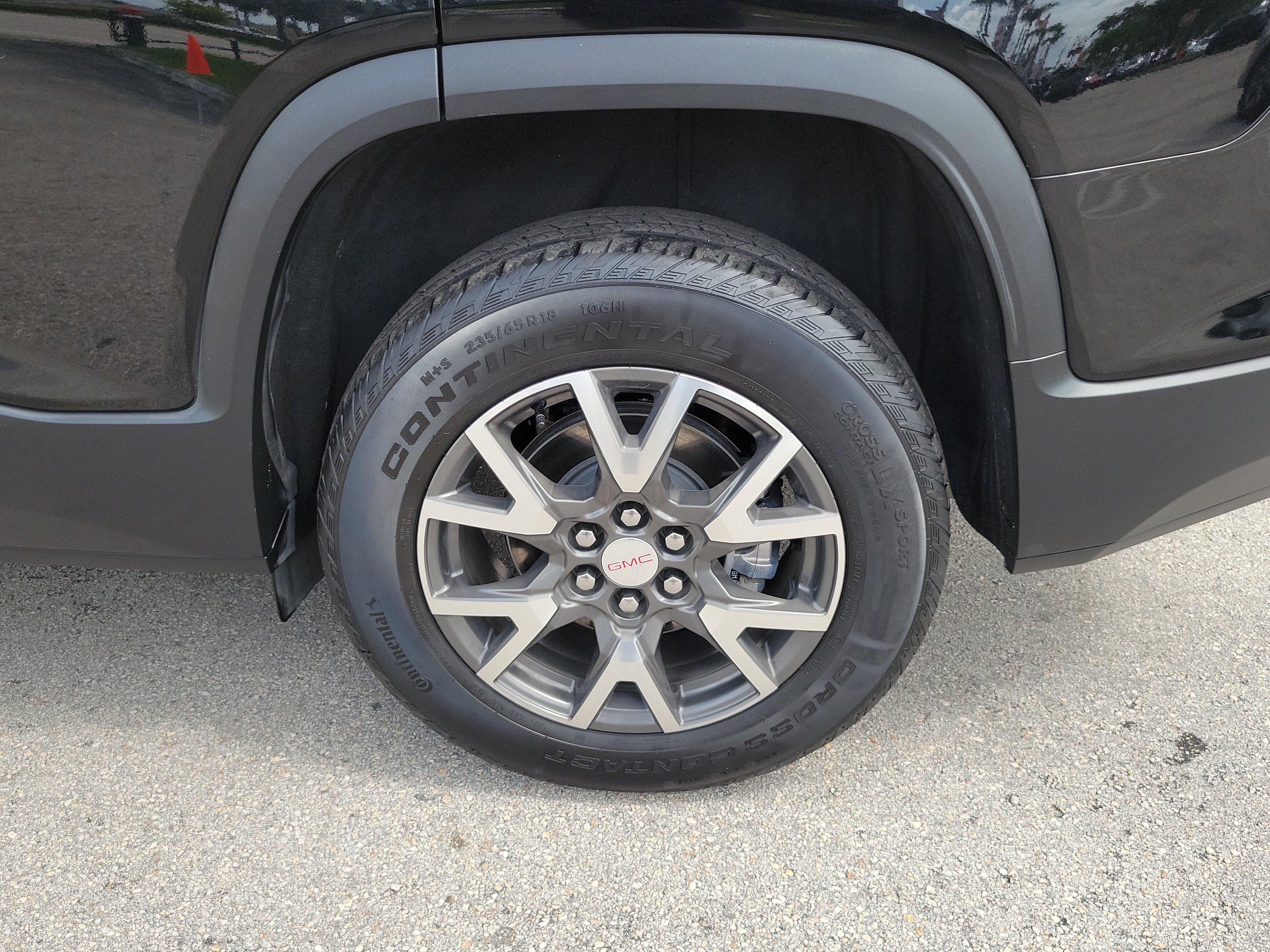 Used 2023 GMC Acadia SLE w/ Driver Convenience Package FWD image 27