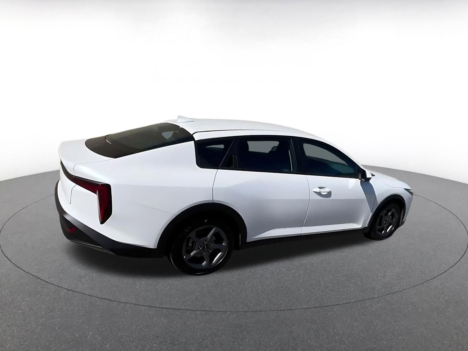 Used 2025 Kia K4 LXS image 15