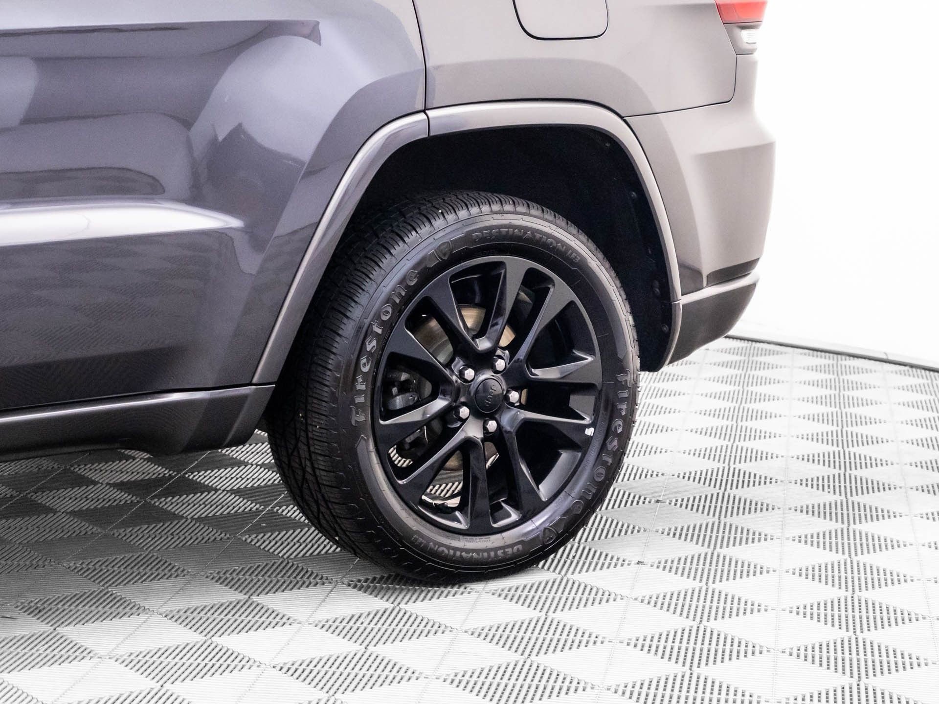 Used 2018 Jeep Grand Cherokee Altitude AWD/4WD image 34