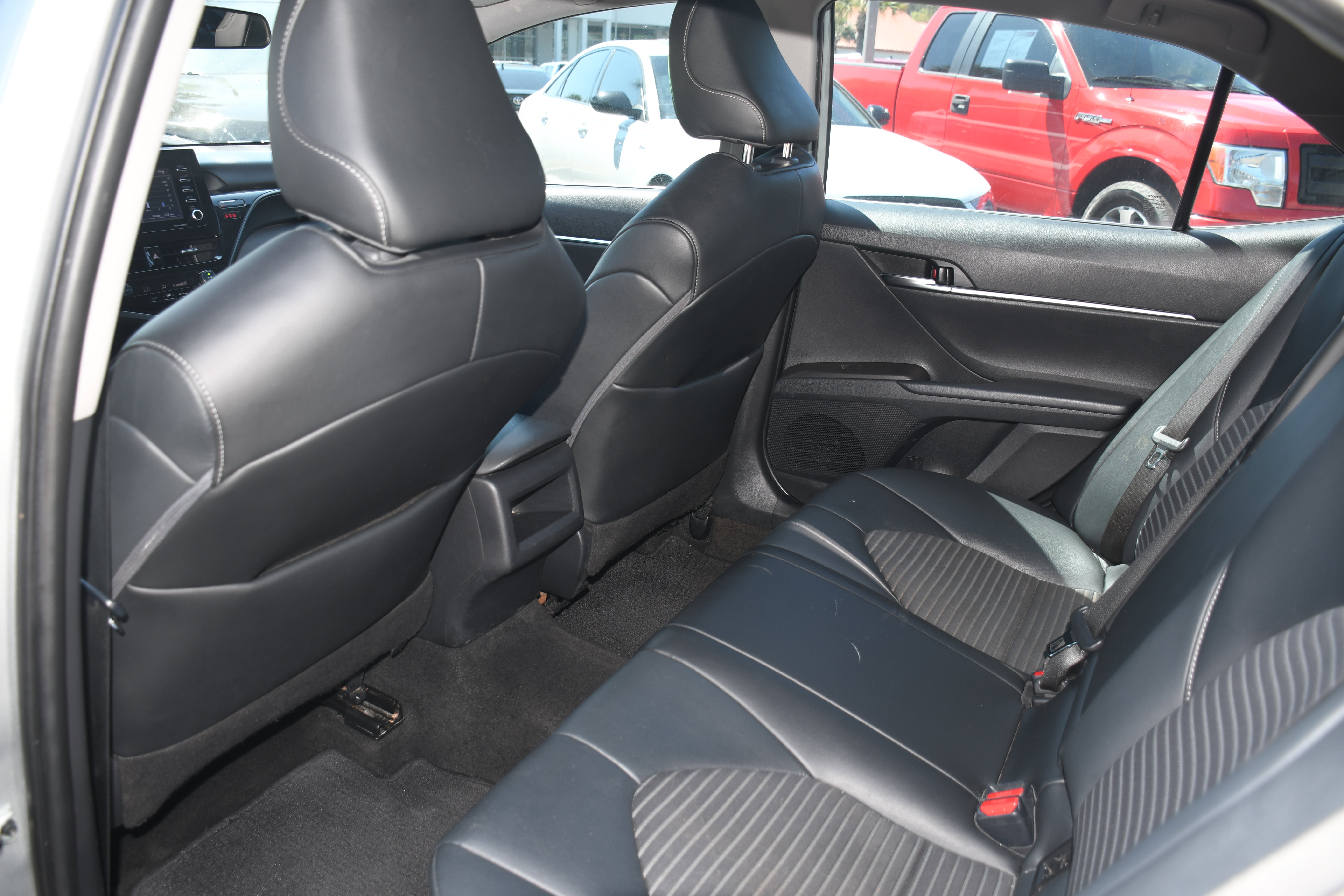 Used 2021 Toyota Camry SE image 14