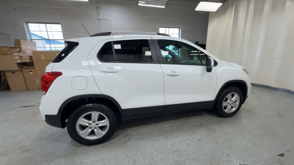 Certified 2022 Chevrolet Trax LT w/ LT Convenience Package image 12