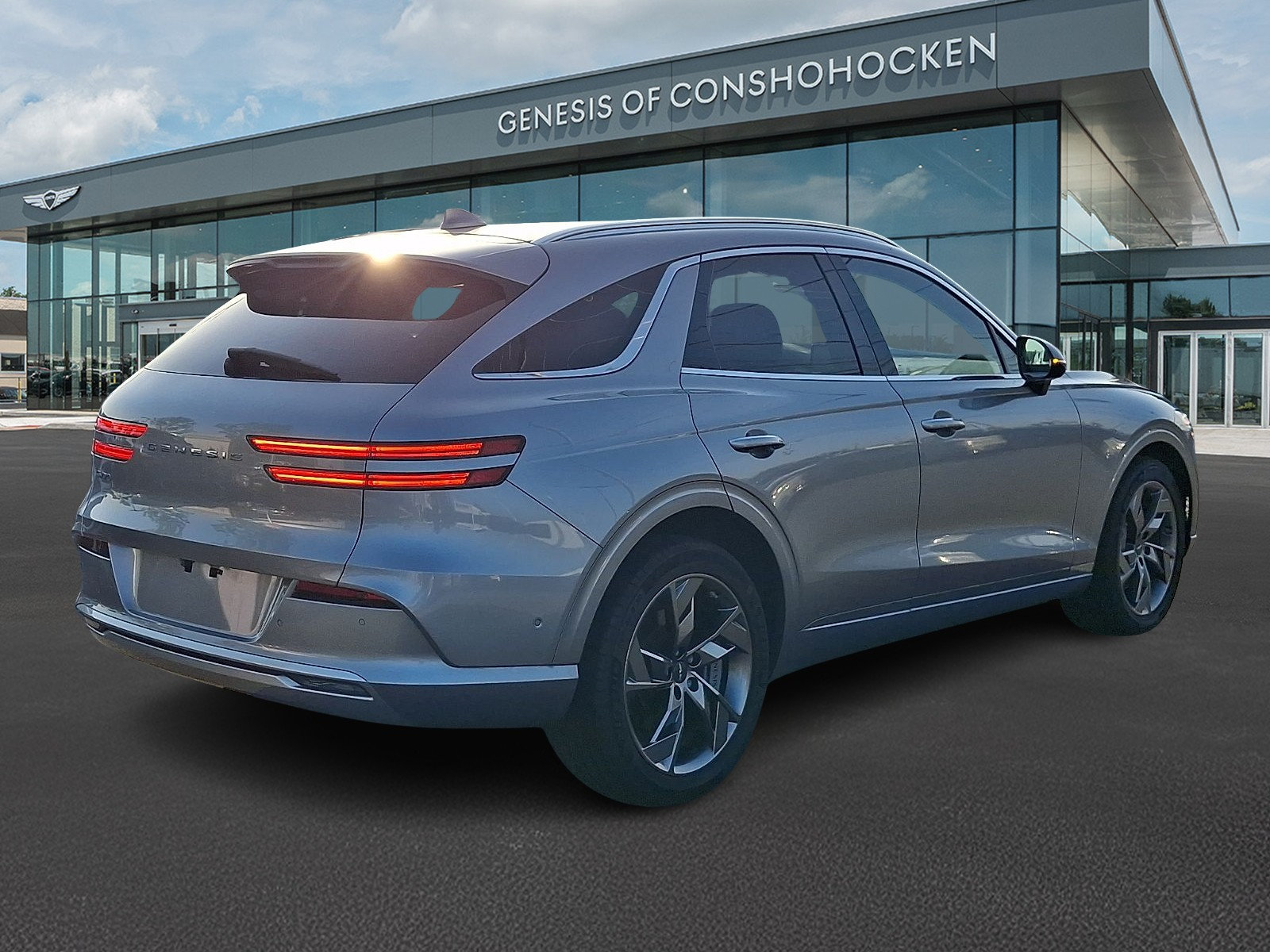 Certified 2023 Genesis Electrified GV70 AWD/4WD image 6