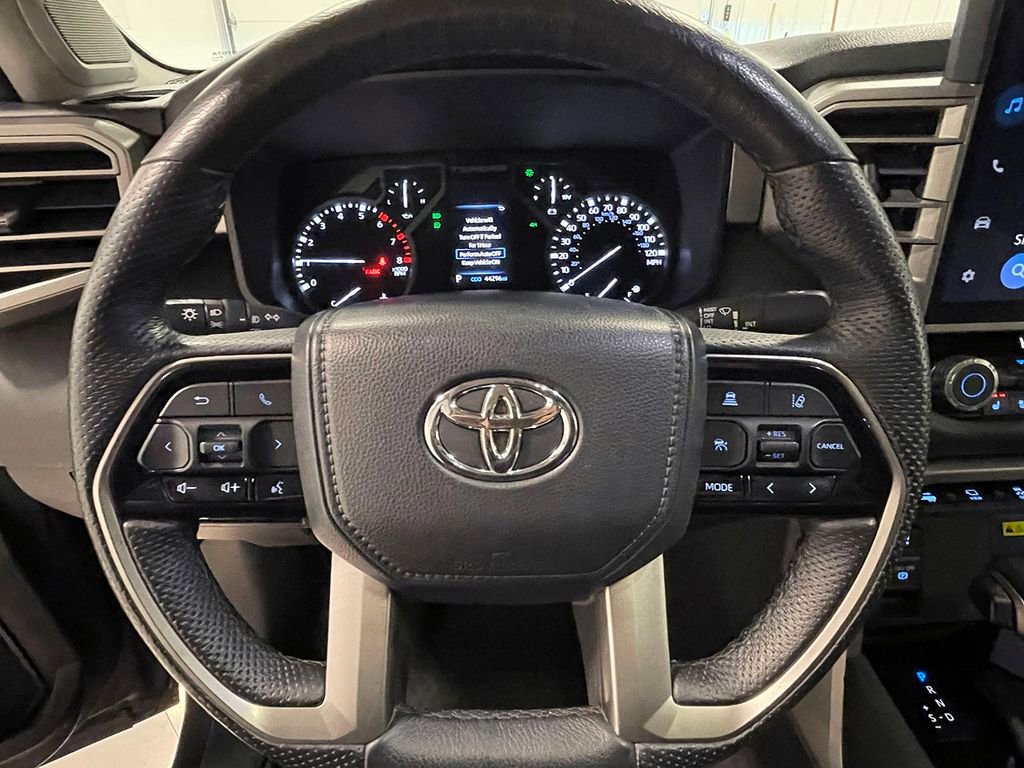 Used 2022 Toyota Tundra Limited image 32