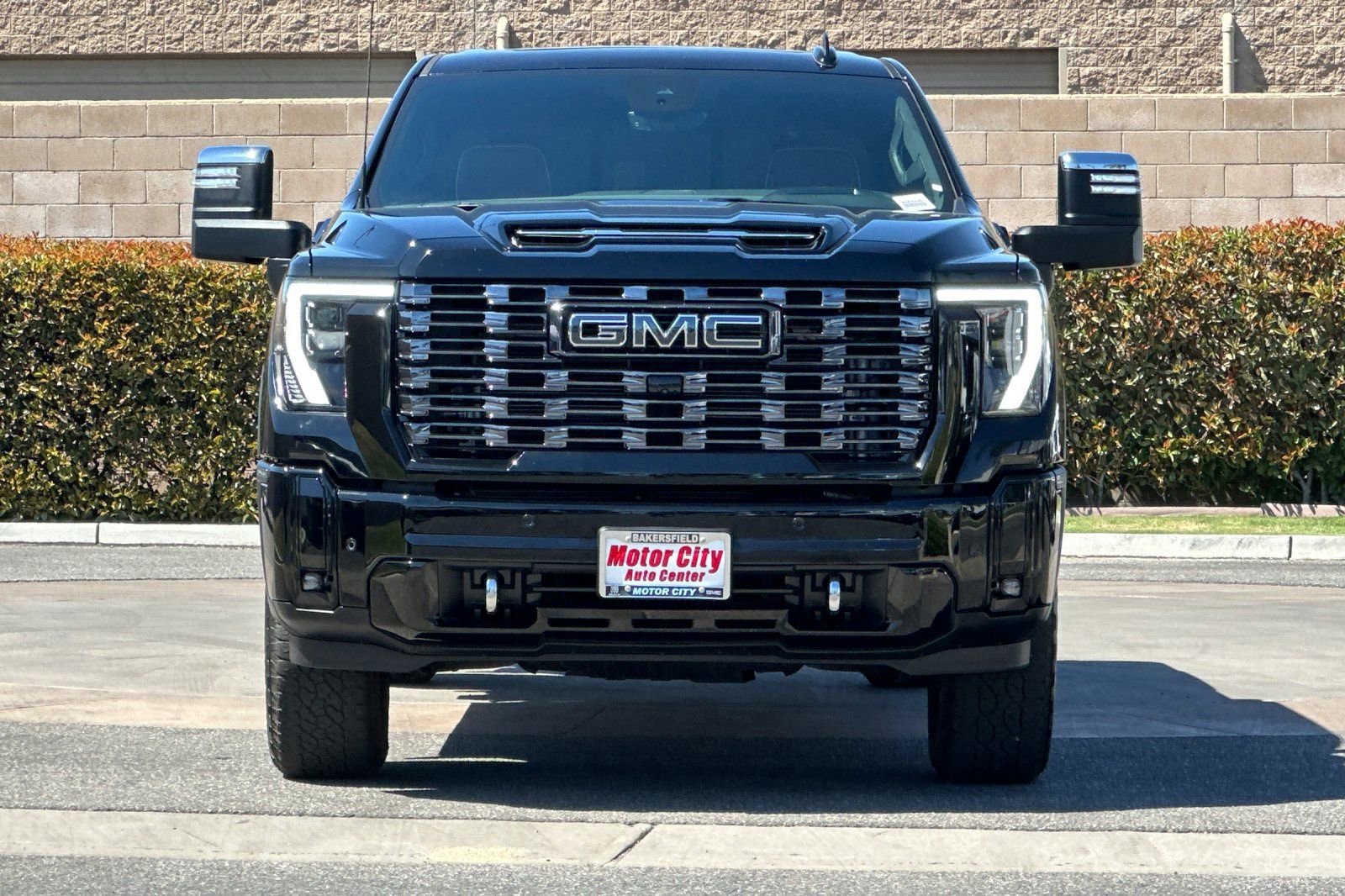 Used 2025 GMC Sierra 2500 Denali Ultimate AWD/4WD image 9