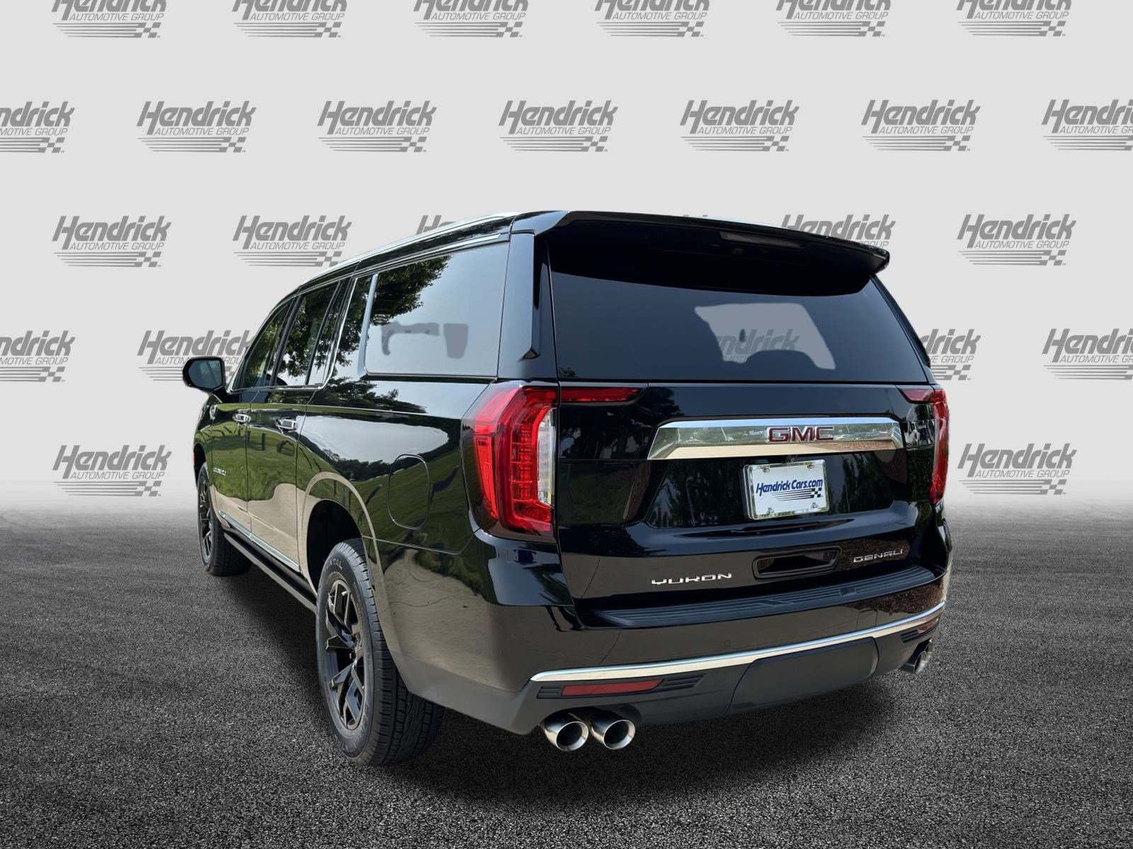 Used 2022 GMC Yukon XL Denali AWD/4WD image 8