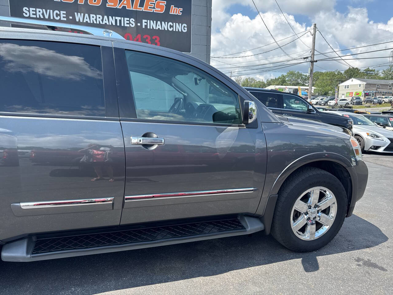 Used 2010 Nissan Armada Platinum image 13