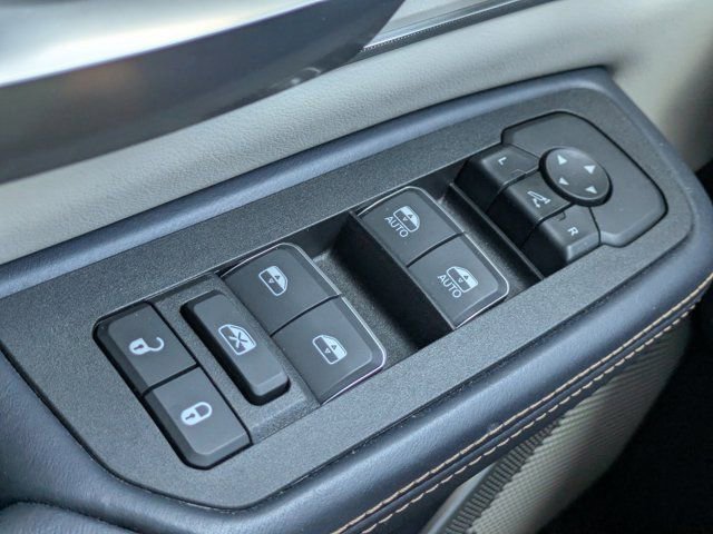 Used 2025 RAM 1500 Tungsten AWD/4WD image 19