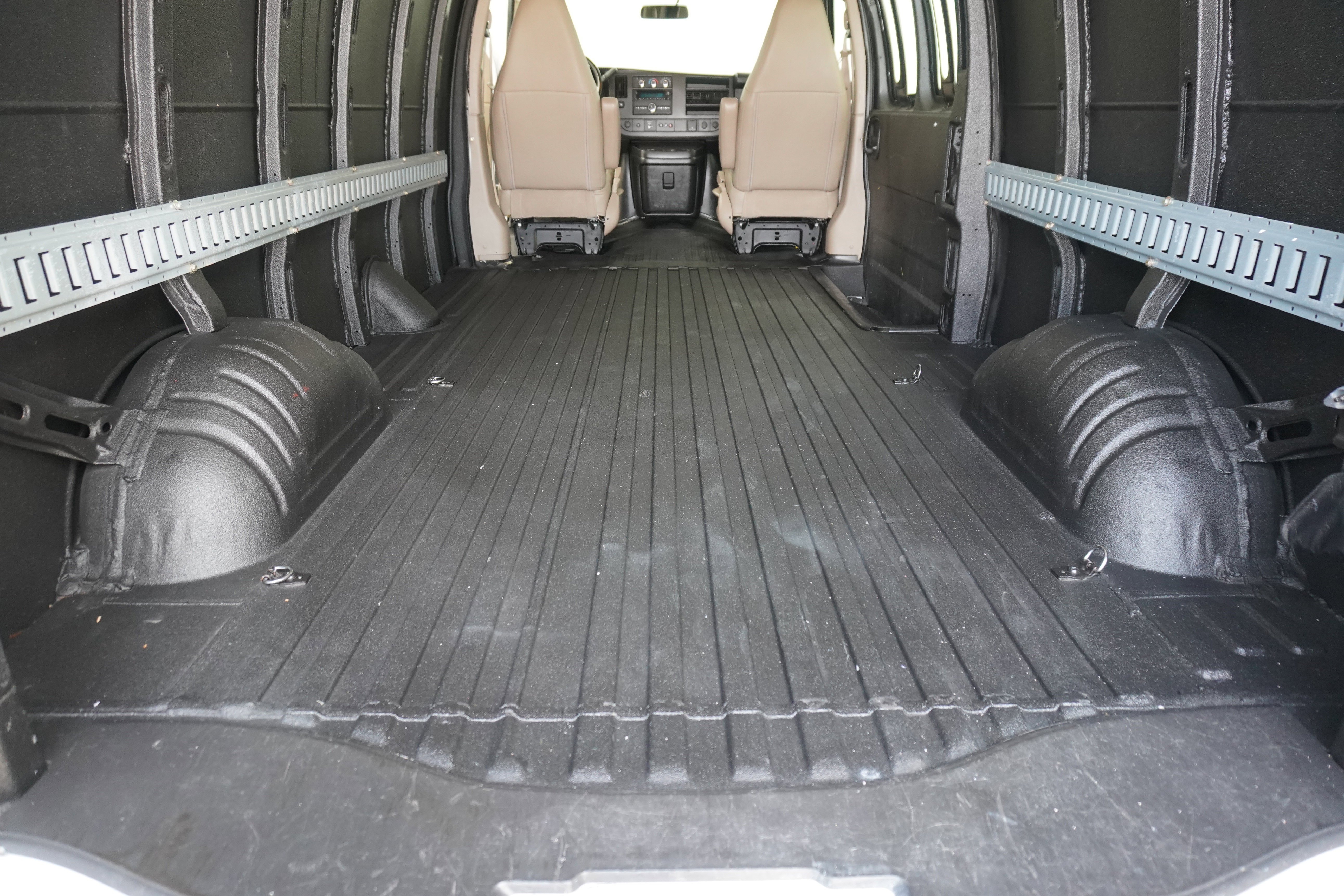 Used 2019 Chevrolet Express 2500 Extended w/ Driver Convenience Package RWD image 17