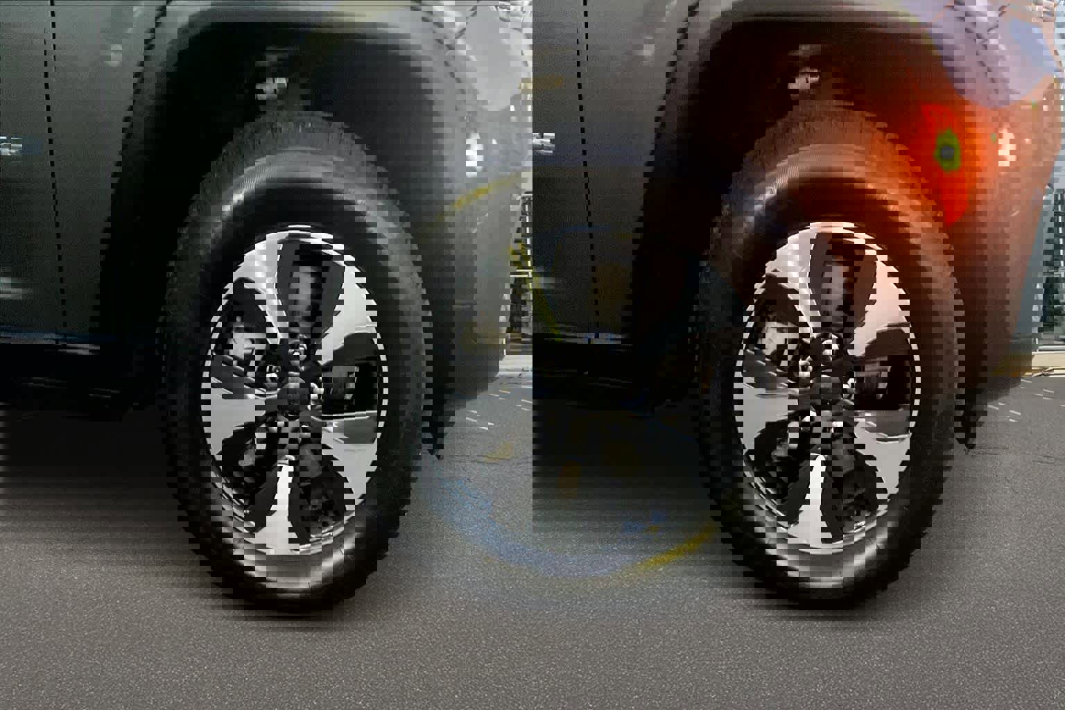 Used 2024 Jeep Grand Cherokee Limited 4xe image 40