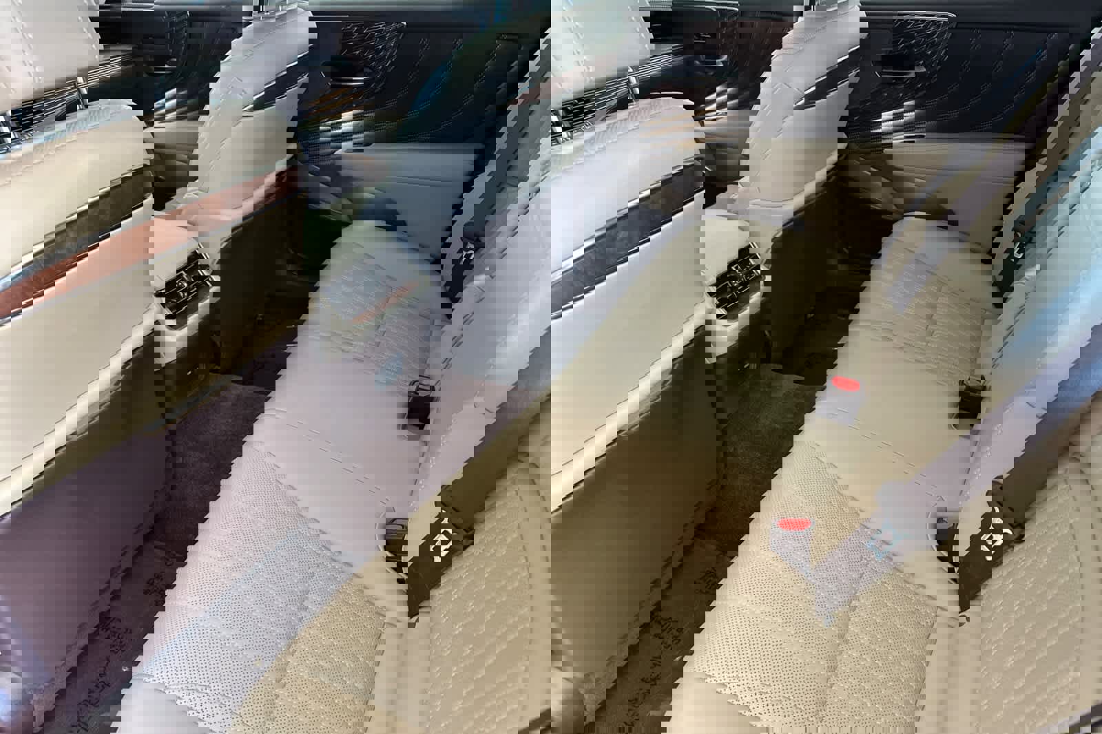 Used 2019 Lexus LS 500 w/ Interior Upgrade Package image 4