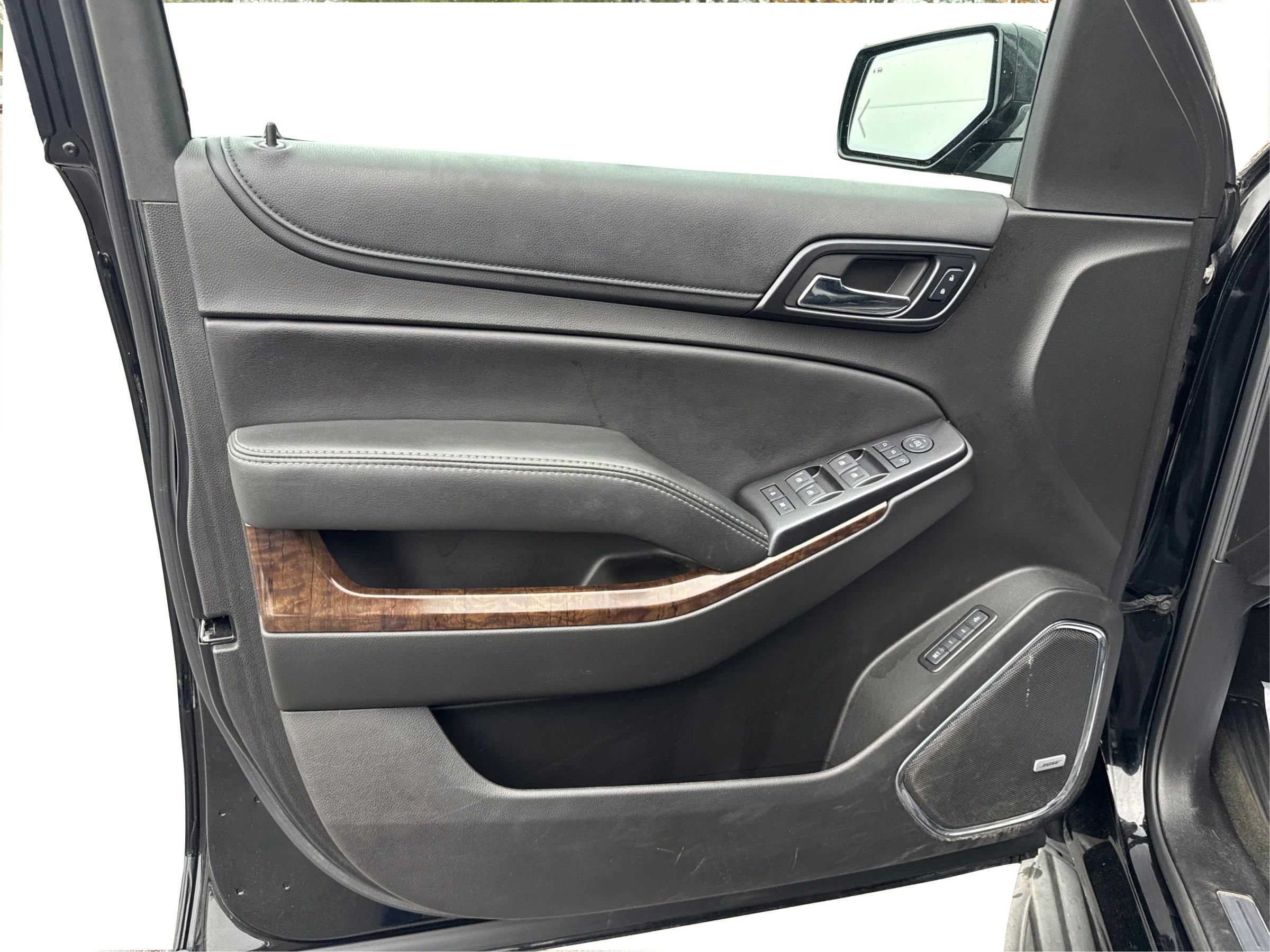 Used 2018 Chevrolet Suburban LT image 23