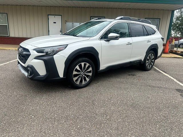 Used 2023 Subaru Outback Touring AWD/4WD image 2