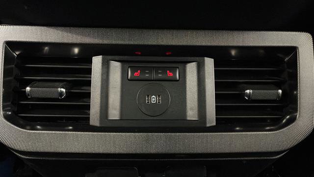 Used 2023 Ford F350 Platinum w/ Tremor Off-Road Package image 37