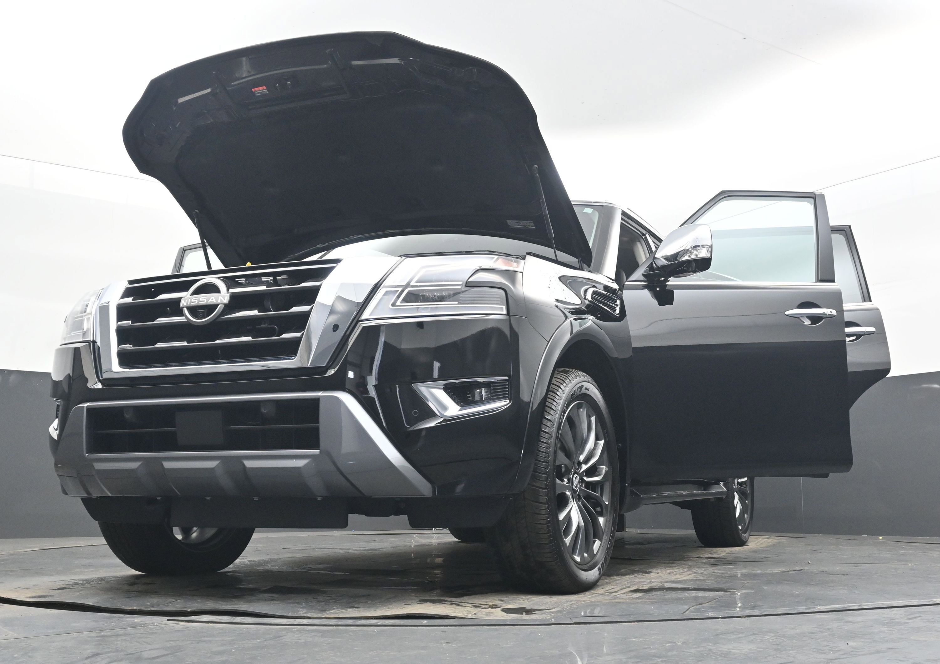 Used 2024 Nissan Armada Platinum image 38