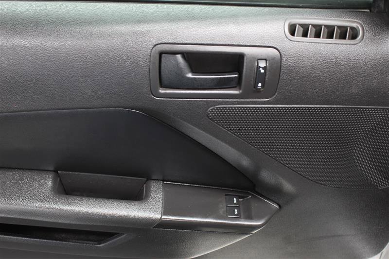 Used 2013 Ford Mustang Coupe RWD image 14