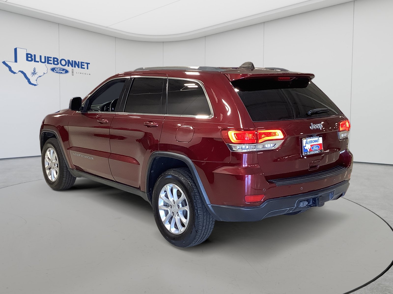 Used 2021 Jeep Grand Cherokee Laredo w/ Security & Convenience Group RWD image 7