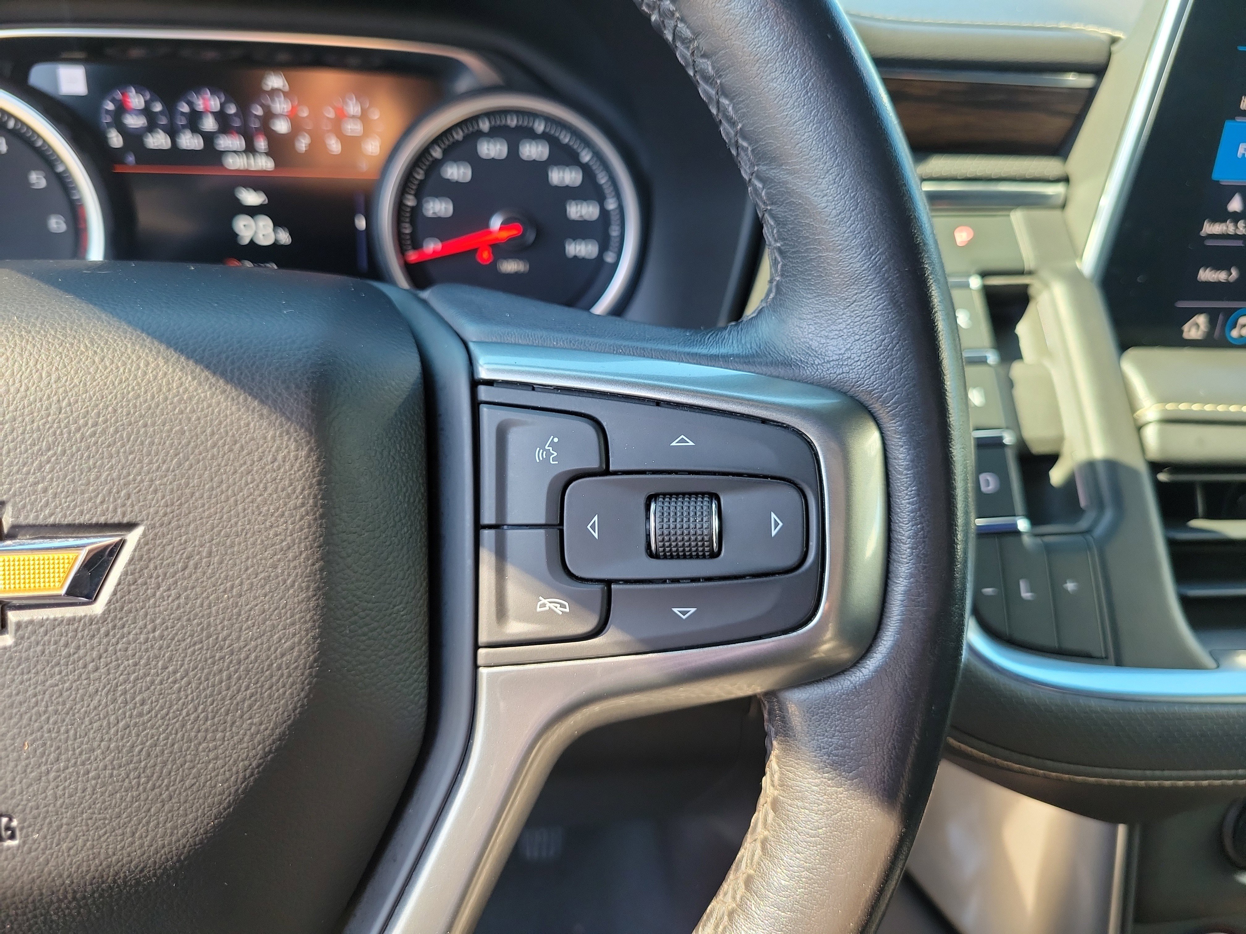 Used 2021 Chevrolet Tahoe Premier w/ Premium Package image 22