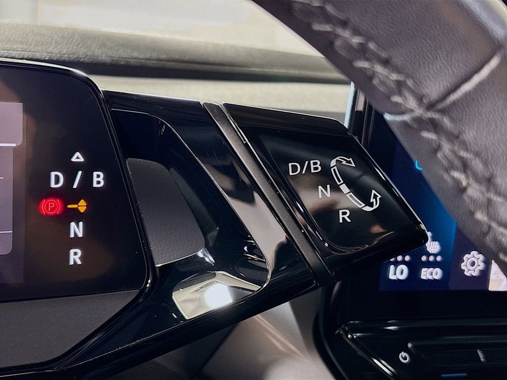 Certified 2023 Volkswagen ID.4 S image 18