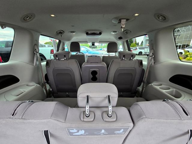 Used 2017 Chrysler Pacifica Touring w/ Tire & Wheel Group FWD image 29