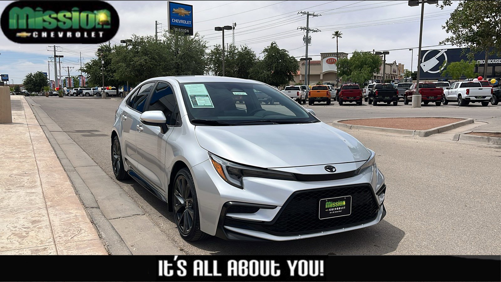 Used 2025 Toyota Corolla SE image 1