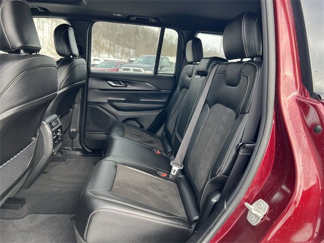 Used 2023 Jeep Grand Cherokee Altitude image 17