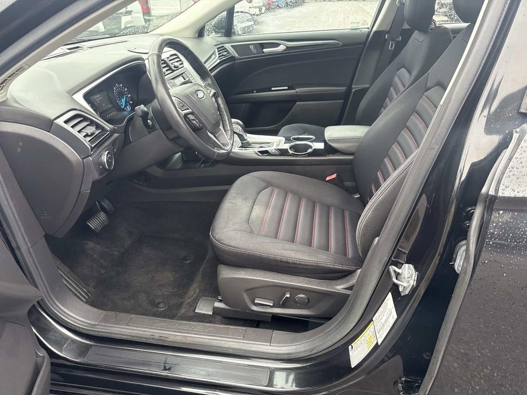 Used 2013 Ford Fusion SE FWD image 18