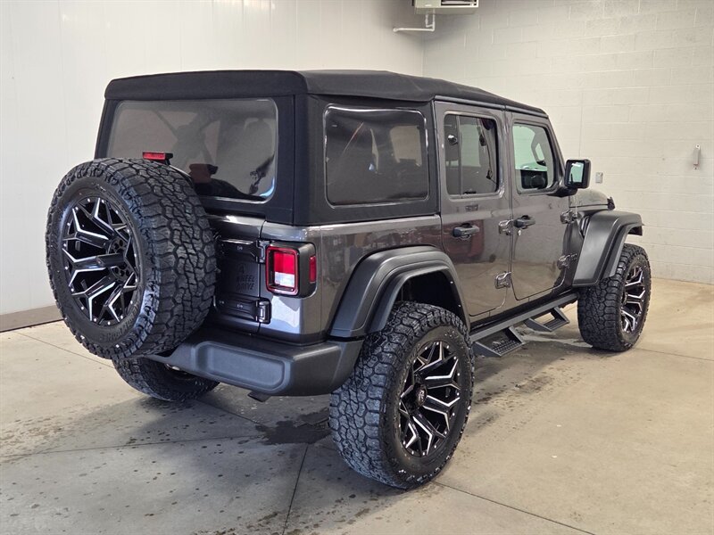 Used 2022 Jeep Wrangler Unlimited Sport AWD/4WD image 9
