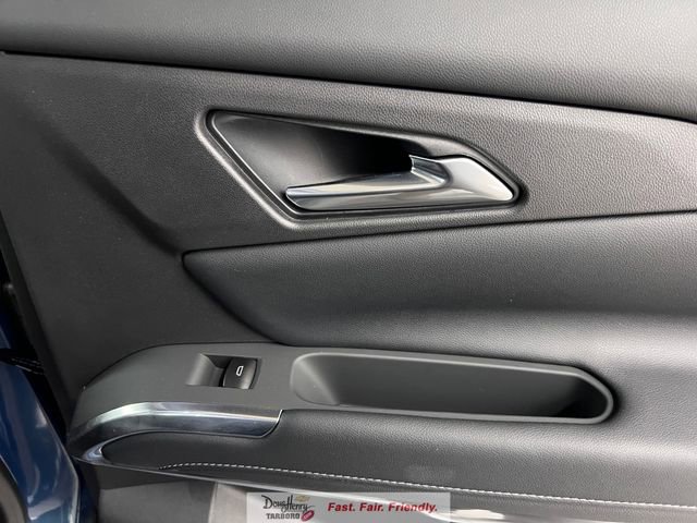 New 2026 Chevrolet Traverse LT w/ Sun and Wheel Package FWD image 35