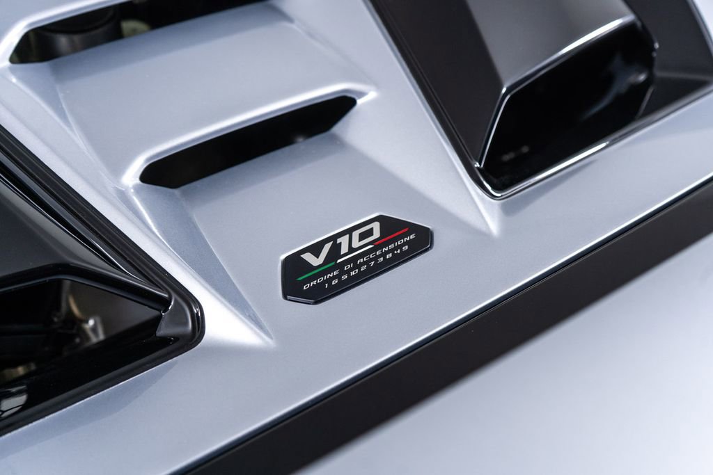 Used 2023 Lamborghini Huracan Tecnica image 18